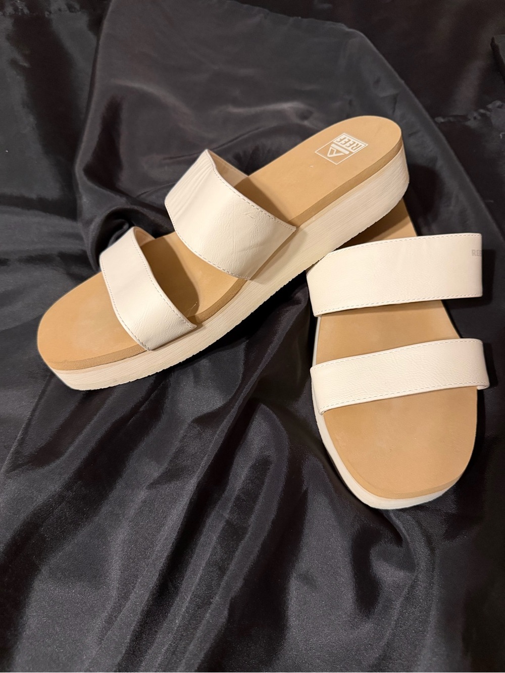 Reef Cushion Vista Hi White Double-Strap Platform Slide Sandals size 10